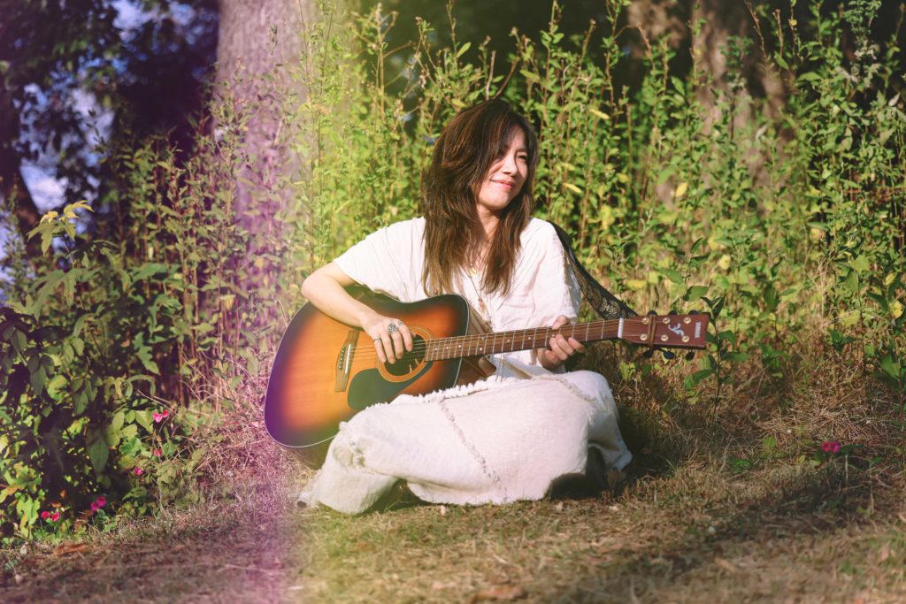 こうけつまさよ　纐纈之雅代　masayo koketsu guitar portrait-2026