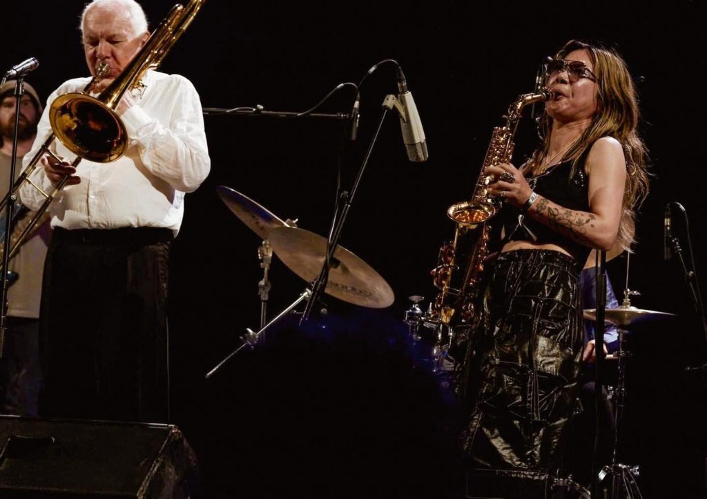 纐纈雅代　纐纈之雅代　アルトサックス奏者　Alto saxophon