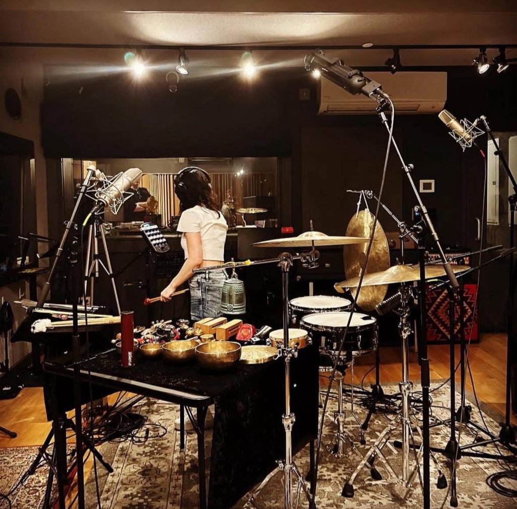 Masayo Koketsu（纐纈之雅代　formerly 纐纈雅代）alto saxophone with percussionist Nava Dunkelman recording in New York 2023